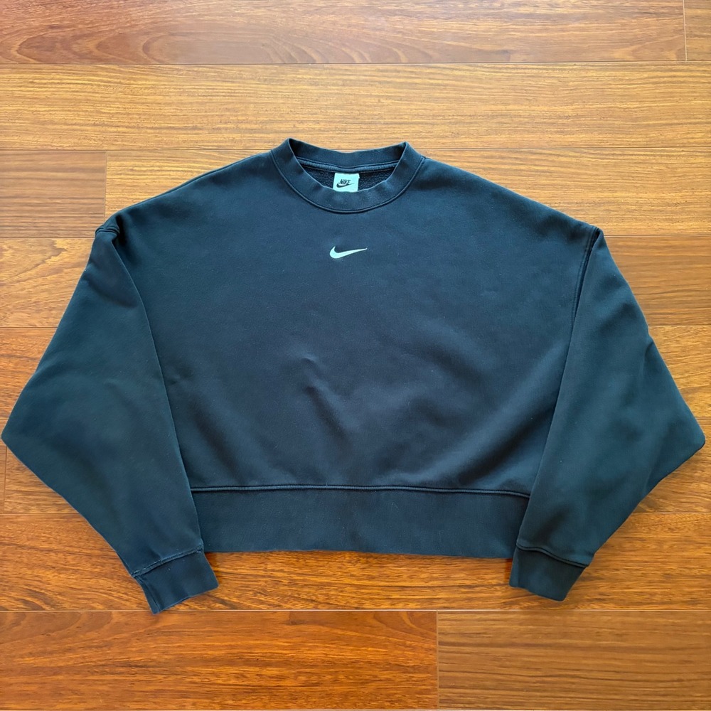 Vintage Nike Center Swoosh Crewneck Sweatshirt Black Womens  Cropped Medium Y2K